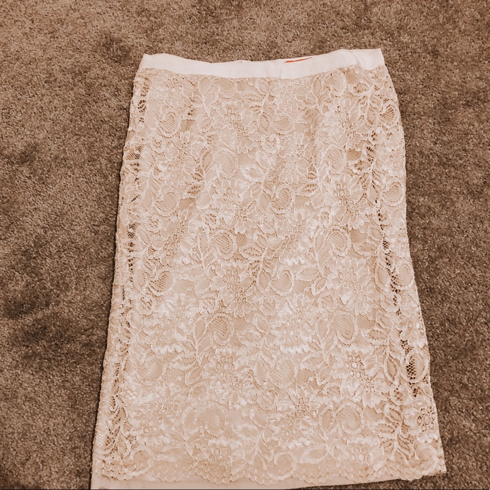 Lace pencil skirt